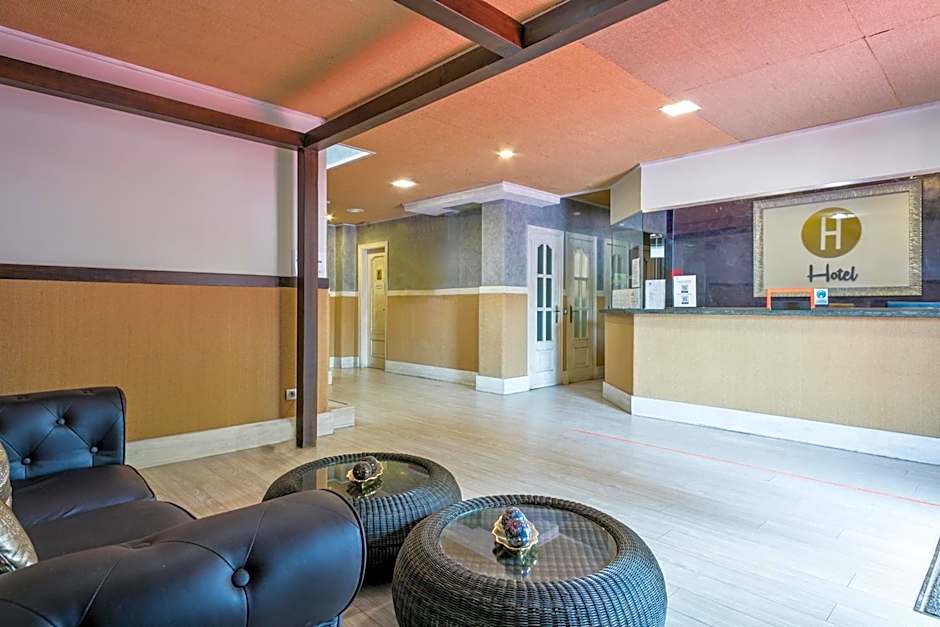 Hotel H