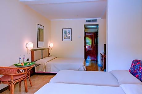 Economy Quadruple Room