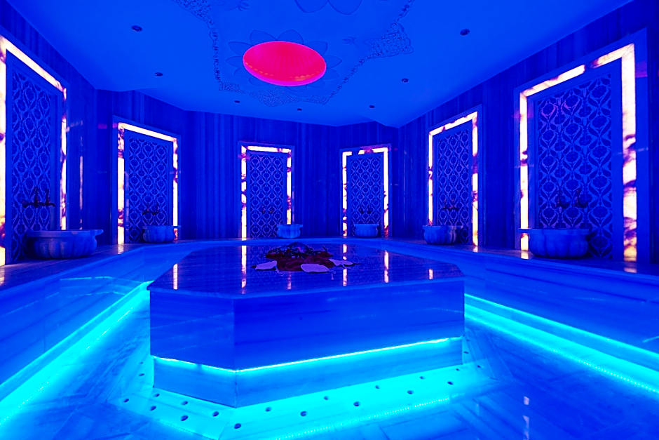 Elysium Deluxe Suites 