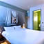 B&B HOTEL CHARTRES Le Forum