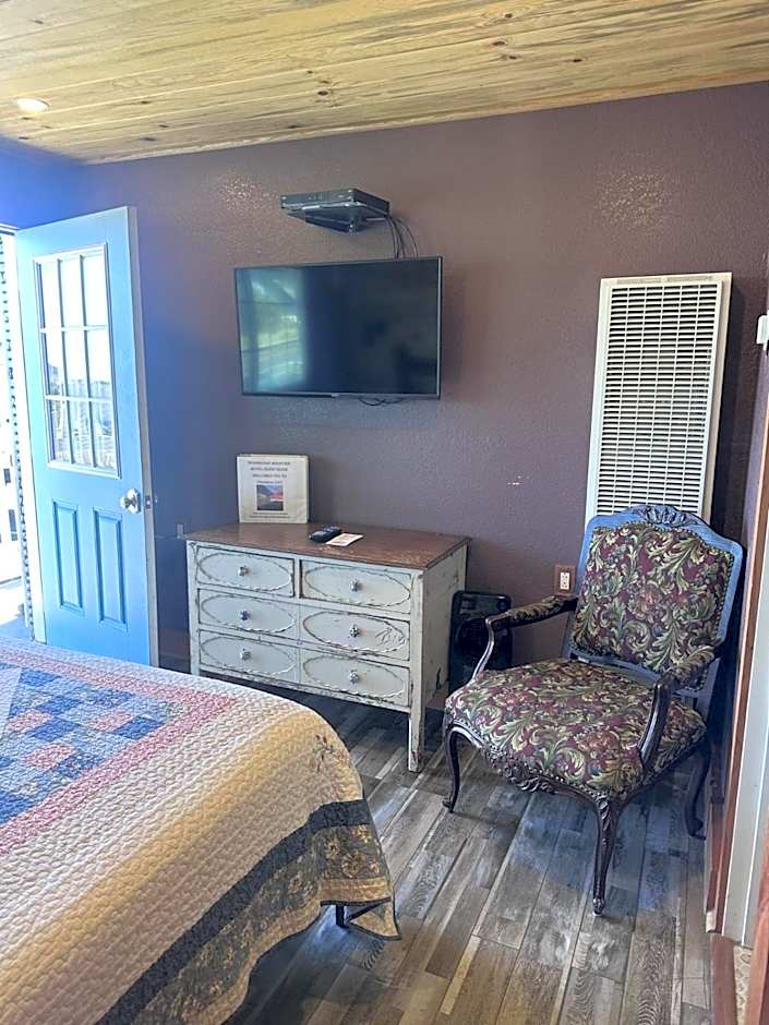 Sugarloaf Mountain Motel