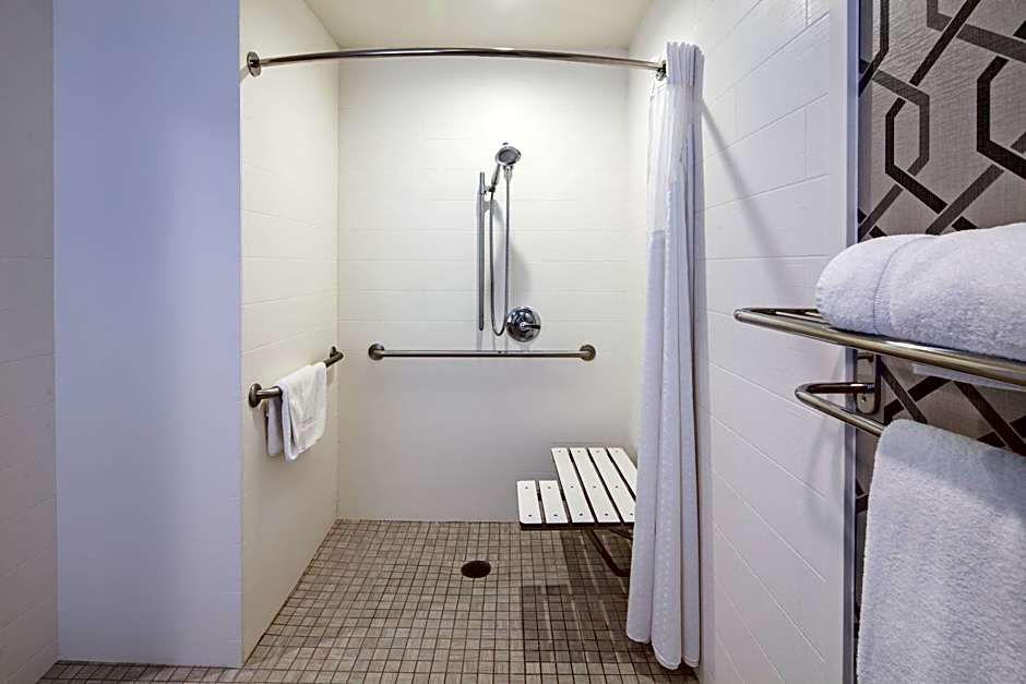 Holiday Inn Express Hollywood Walk of Fame By IHG