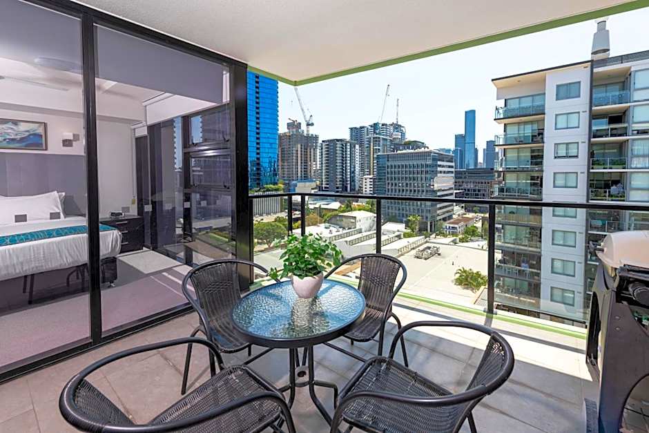 Arena Apartments by CLLIX