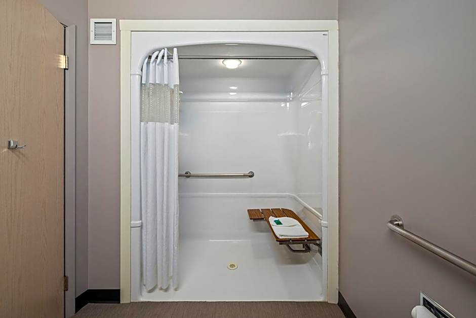 Prairie Crest Medicine Hat by IHG