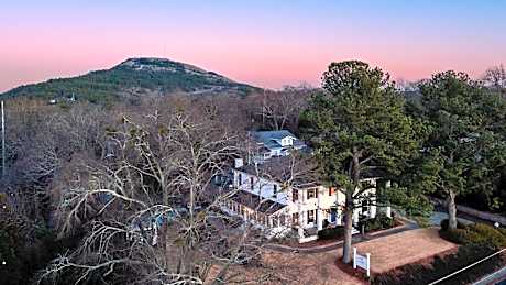 Stone Mountain Manor