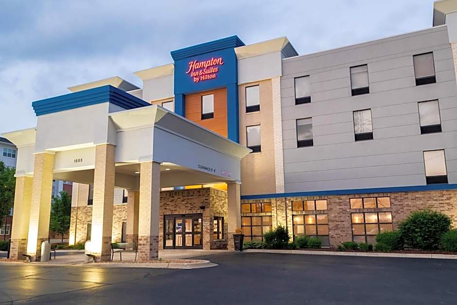 Hampton Inn & Suites Addison