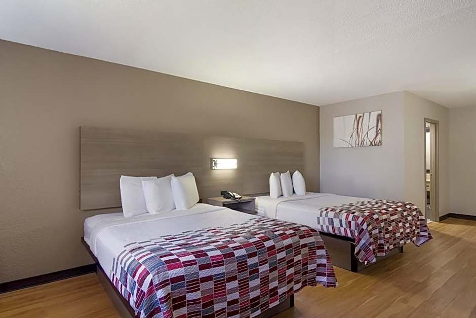 Red Roof Inn & Suites Brunswick I-95