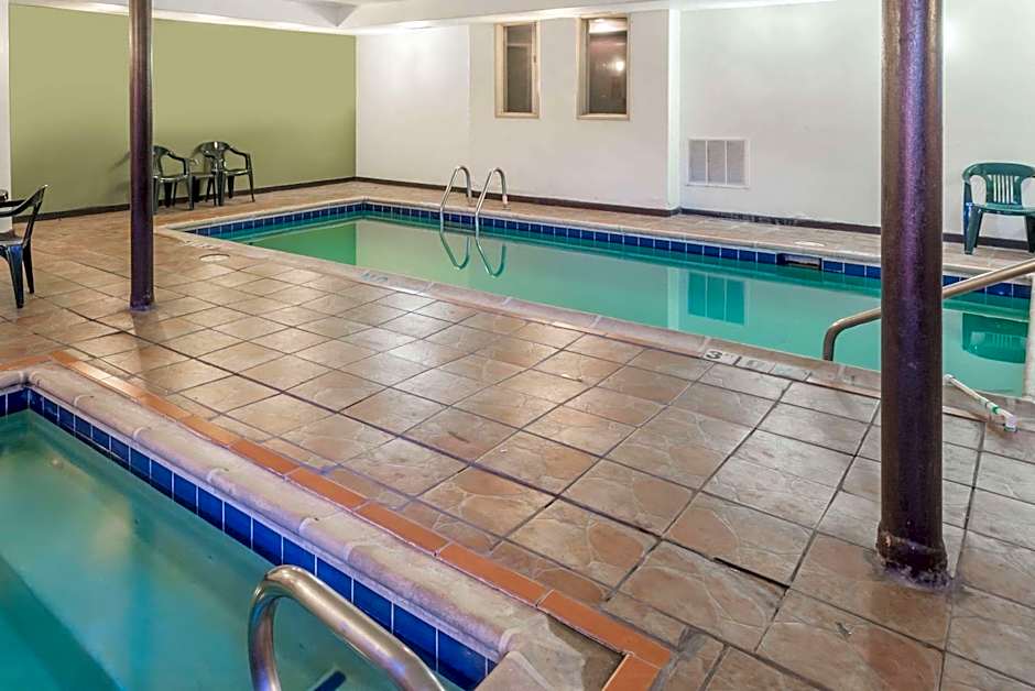 Baymont by Wyndham Pueblo