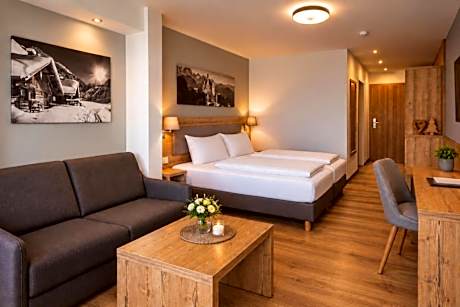 Double Room Premium with Balcony/Terrace and Mountain View