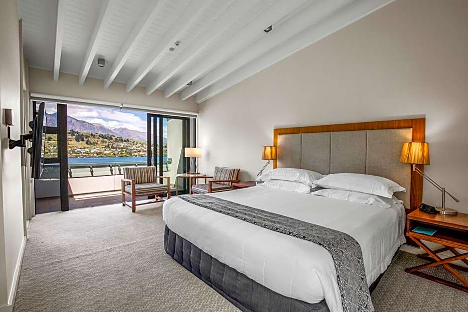 The Rees Hotel & Luxury Apartments