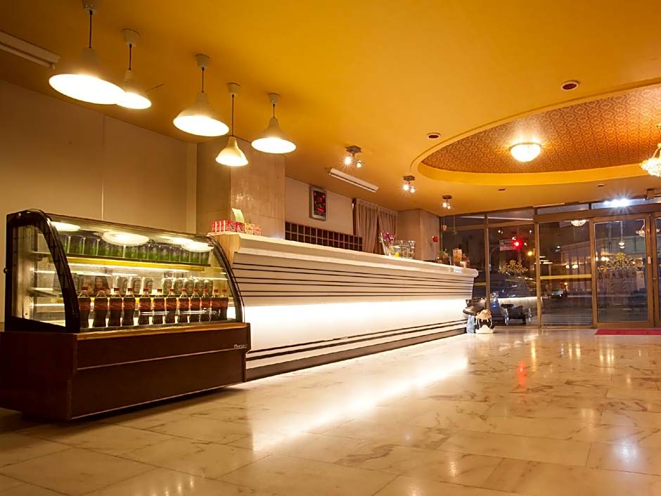 Gene Long Haiy Att Hotel