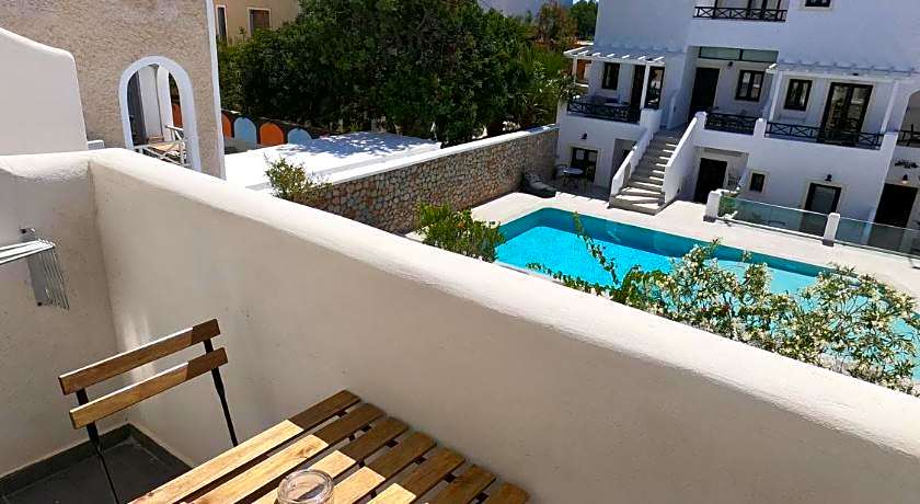 Anny Studios Perissa Beach