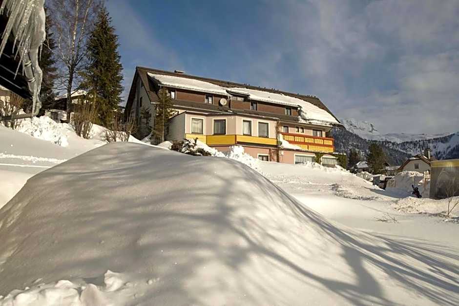 Hotel Pension Sonnenuhr
