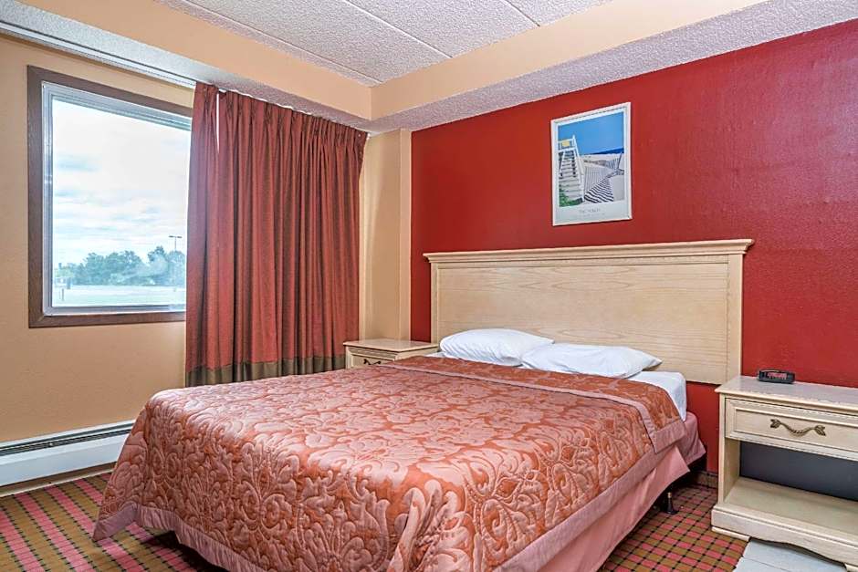 Super 8 by Wyndham Brooklyn Center/MPLS