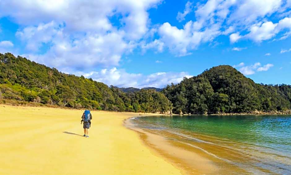Happy Apple Backpackers