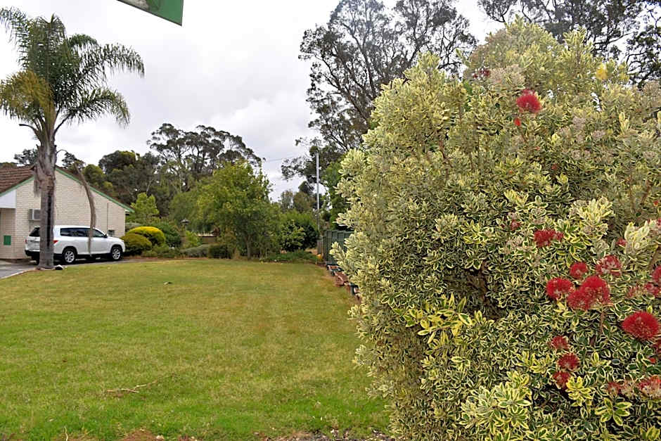 Mount Barker Valley Views Motel & Chalets, Western Australia