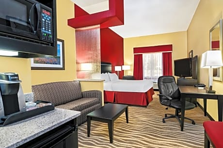 Executive Suite - Non-Smoking