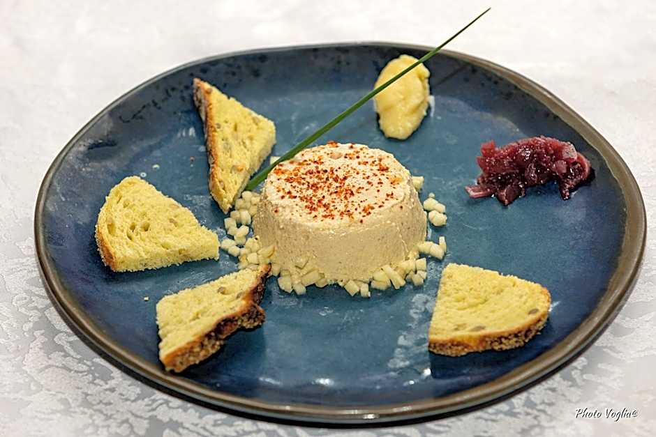 Logis Auberge Le Colombien - Hôtel et Restaurant