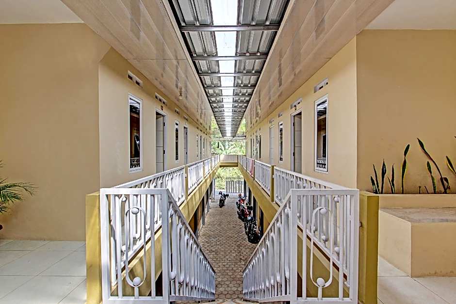 OYO Life 93034 Ayri Home