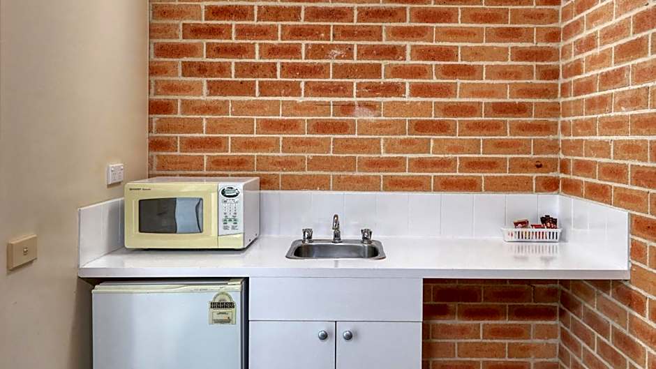 Country Gardens Motor Inn