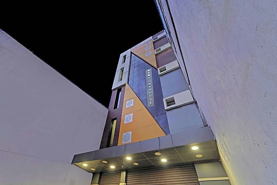 Super Oyo Townhouse 1096 Hotel Redfox Nungambakkam – Chennai, IL
