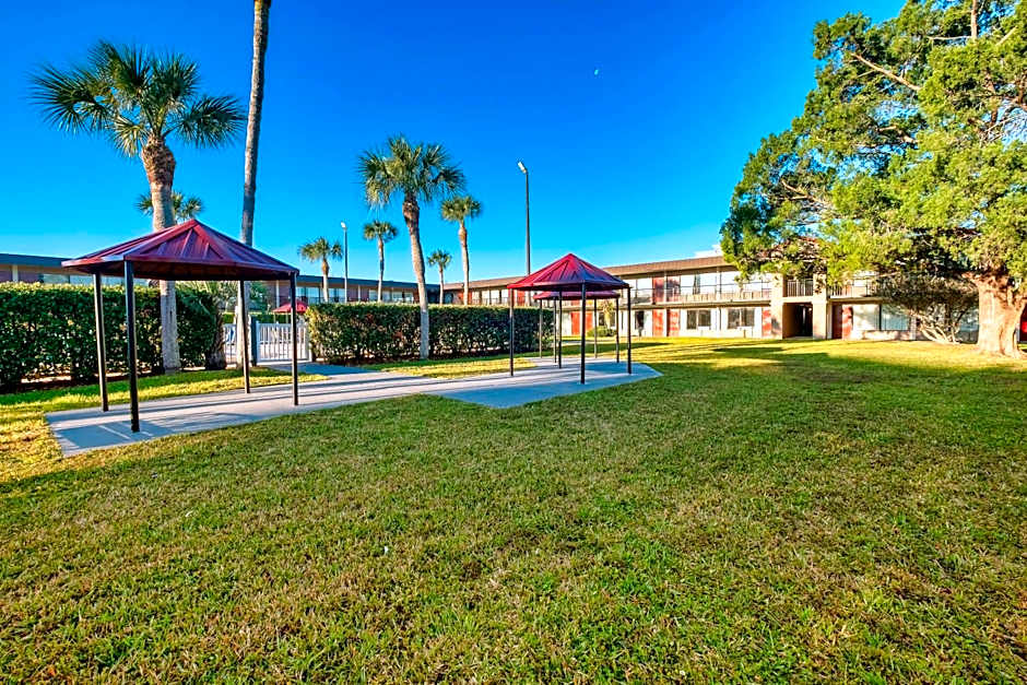 Red Roof PLUS+ St. Augustine