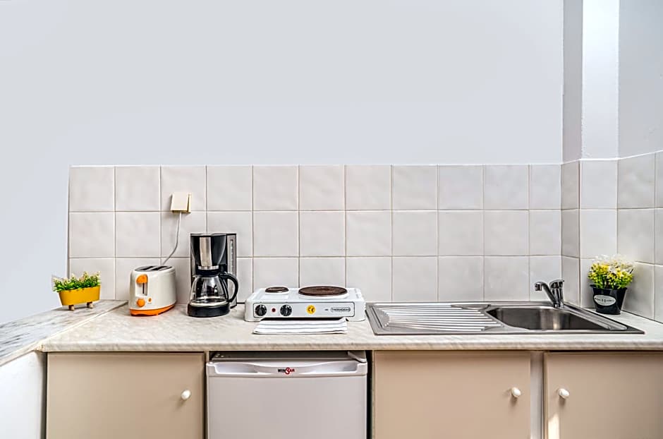 Pyrgaraki Studios and Apartments