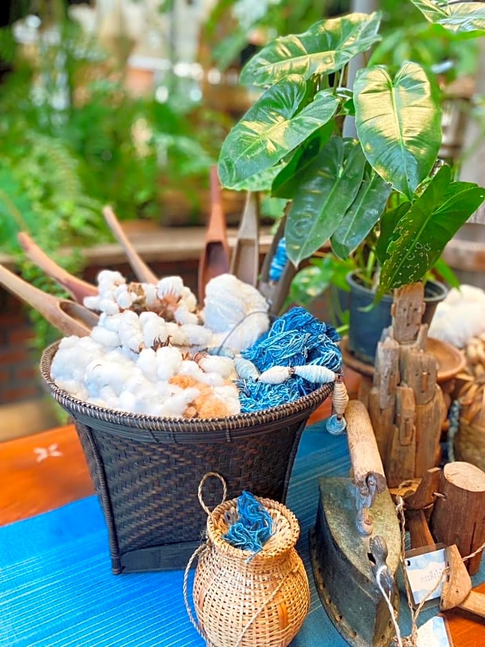 Hug Sakhonnakhon Hotel