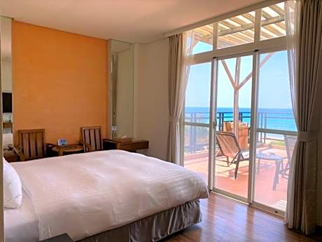 Deluxe Double Room with Balcony and Sea View