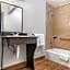 HomeTowne Studios by Red Roof Montgomery - Midtown