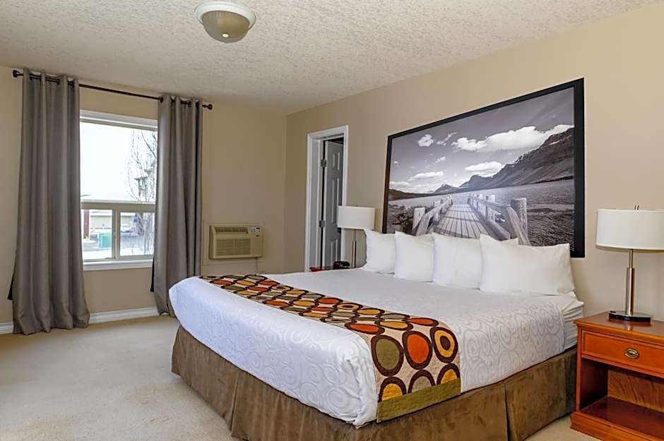 Photo 1 of 5 of 3 Bedroom Suite