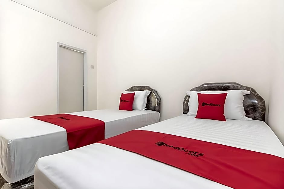 RedDoorz @ Tanjung Duren