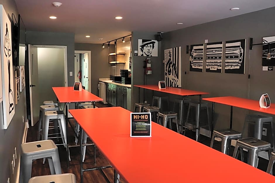 Hi-Ho: A Hi-Tech Hotel