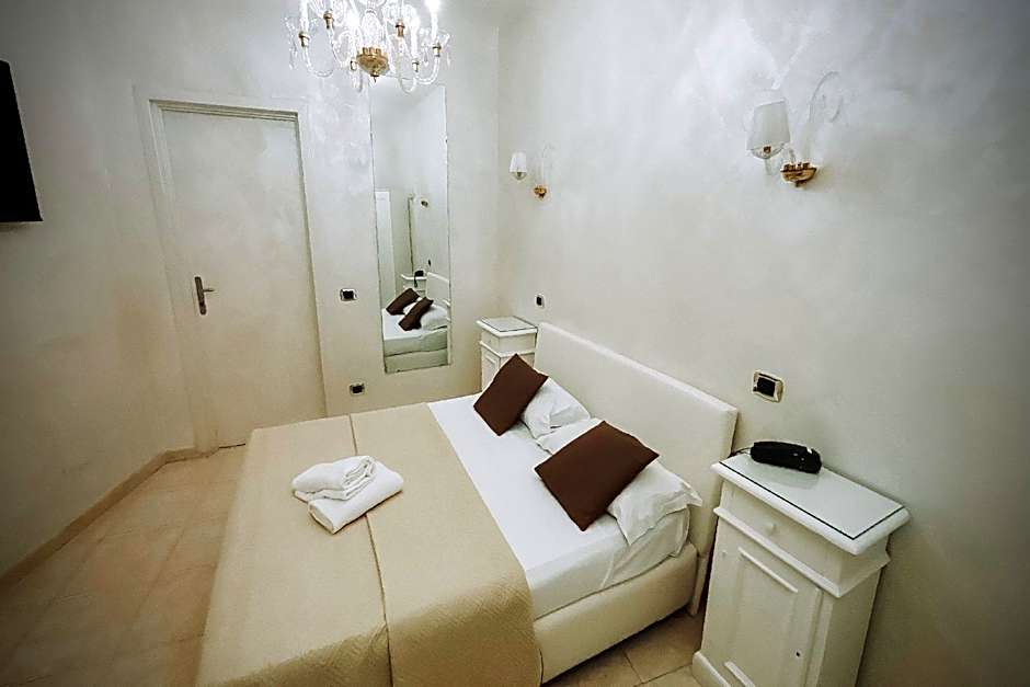 Bee Queen Hotel