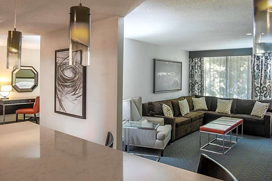 Sheraton Minneapolis West Hotel