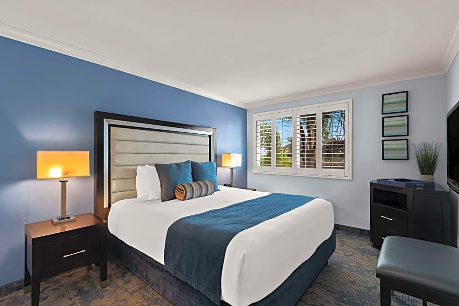 Best Western Plus Manhattan Beach Hotel