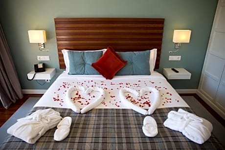 Double or Twin Room with Romantic Package