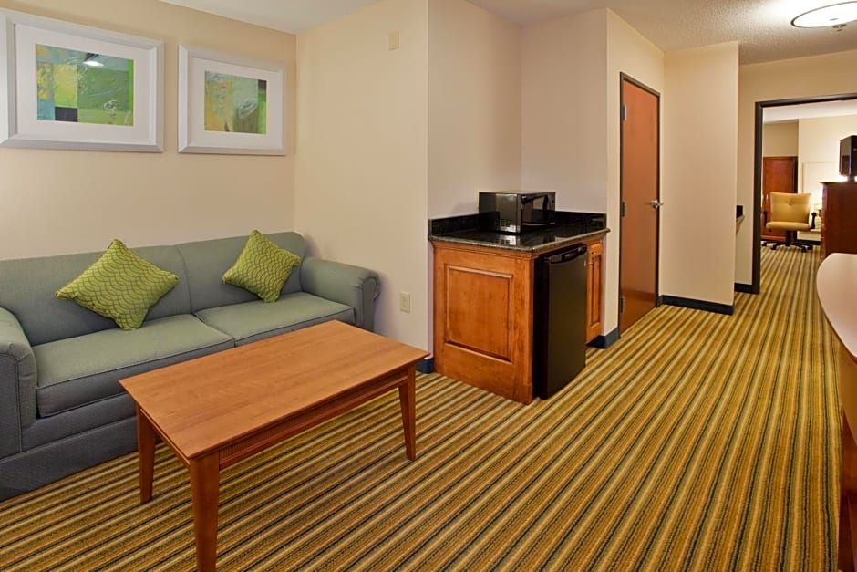 Holiday Inn Express Hotel & Suites Fredericksburg By IHG