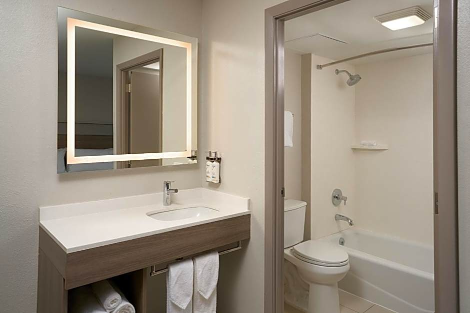 Holiday Inn Express Hotel & Suites Kendall East-Miami By IHG