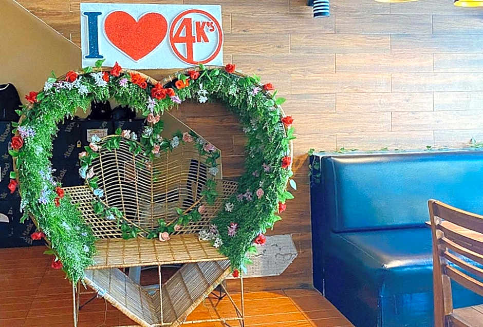 RedDoorz @ 4ks Pension House Bogo City Cebu