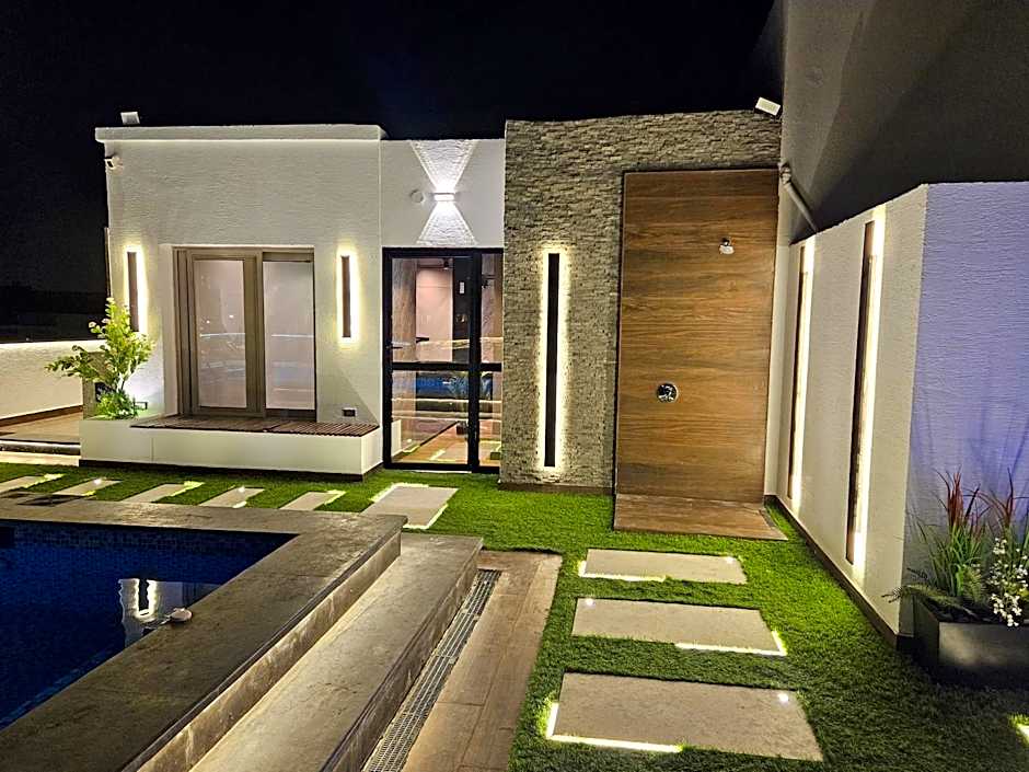 New Cairo's Poolside Oasis