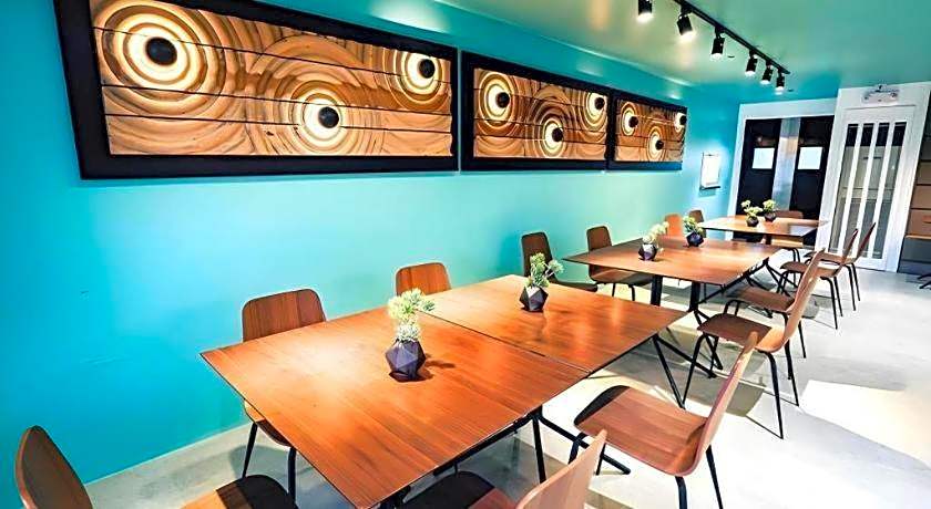 Avior Hotel