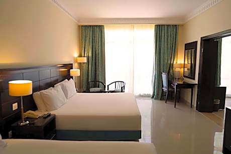 Suite with Garden View