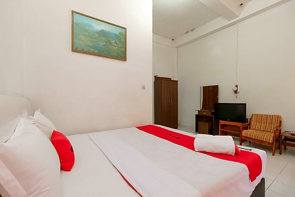 RedDoorz @ Tuktuk Danau Toba