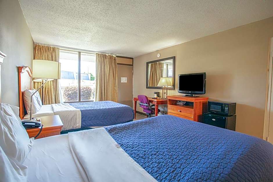 OYO hotel Greensboro east I 40