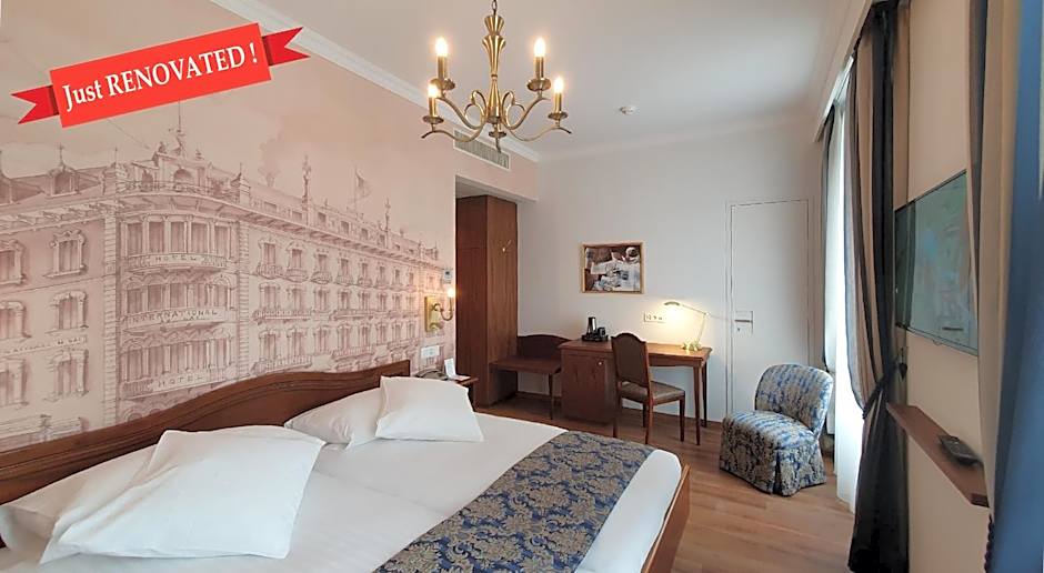 International au Lac Historic Lakeside Hotel