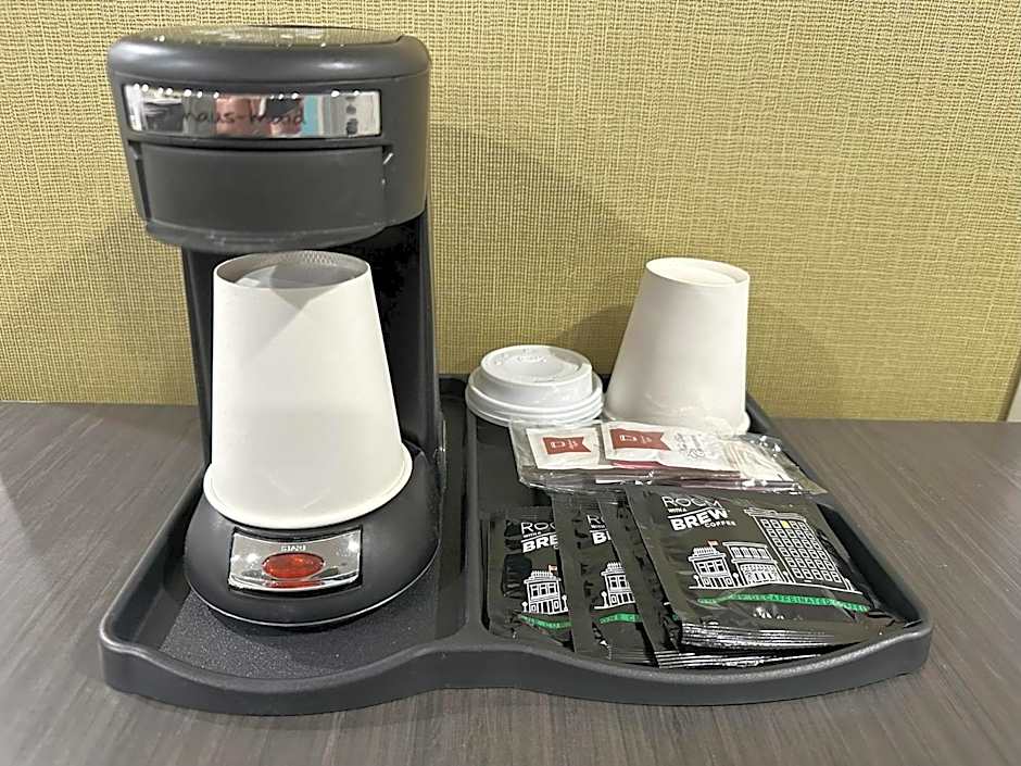 Red Roof PLUS Brooklyn - Flatbush Ave