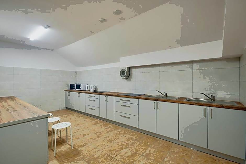Hostel L44