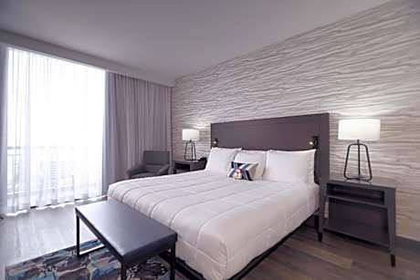 King Room with Gulf View - Non-Smoking