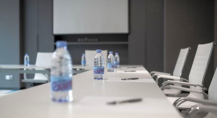 Holiday Inn Express Zhuhai Gongbei By IHG